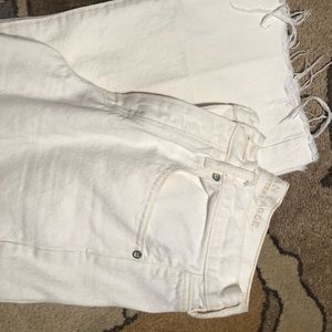White, flared and frayed jeans 👖